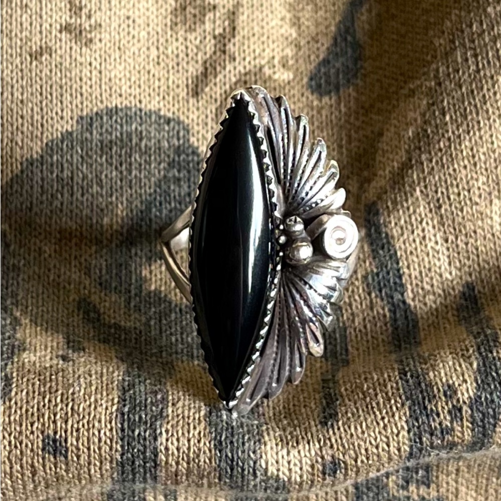 Vintage sterling southwestern native? signed Black onyx ring size 7.75